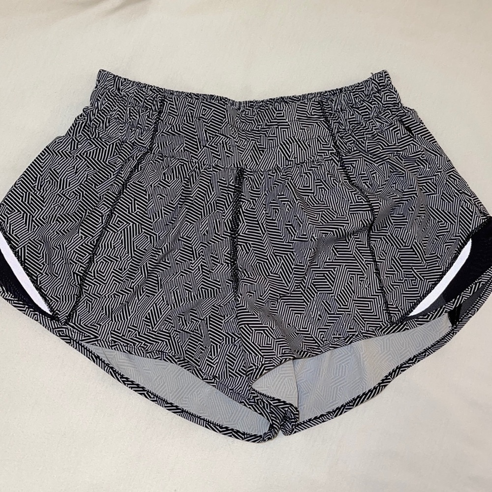 LULULEMON hotty hot low rise short *seewheeze limited edition